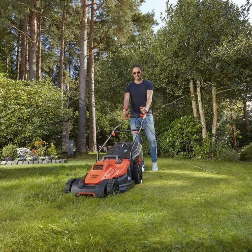 Black+Decker BEMW481BH 1800watt 42cm Elektrikli Çim Biçme Makinesi - Görsel 4